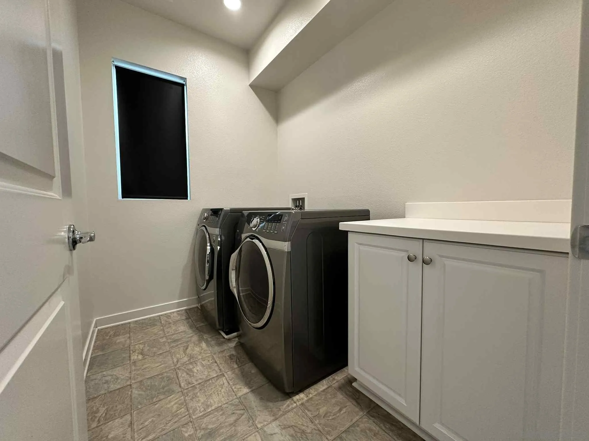 1958 P.º Lugo Chula Vista, CA 91913 - Photo 59 of 68 a utility room with dryer and washer