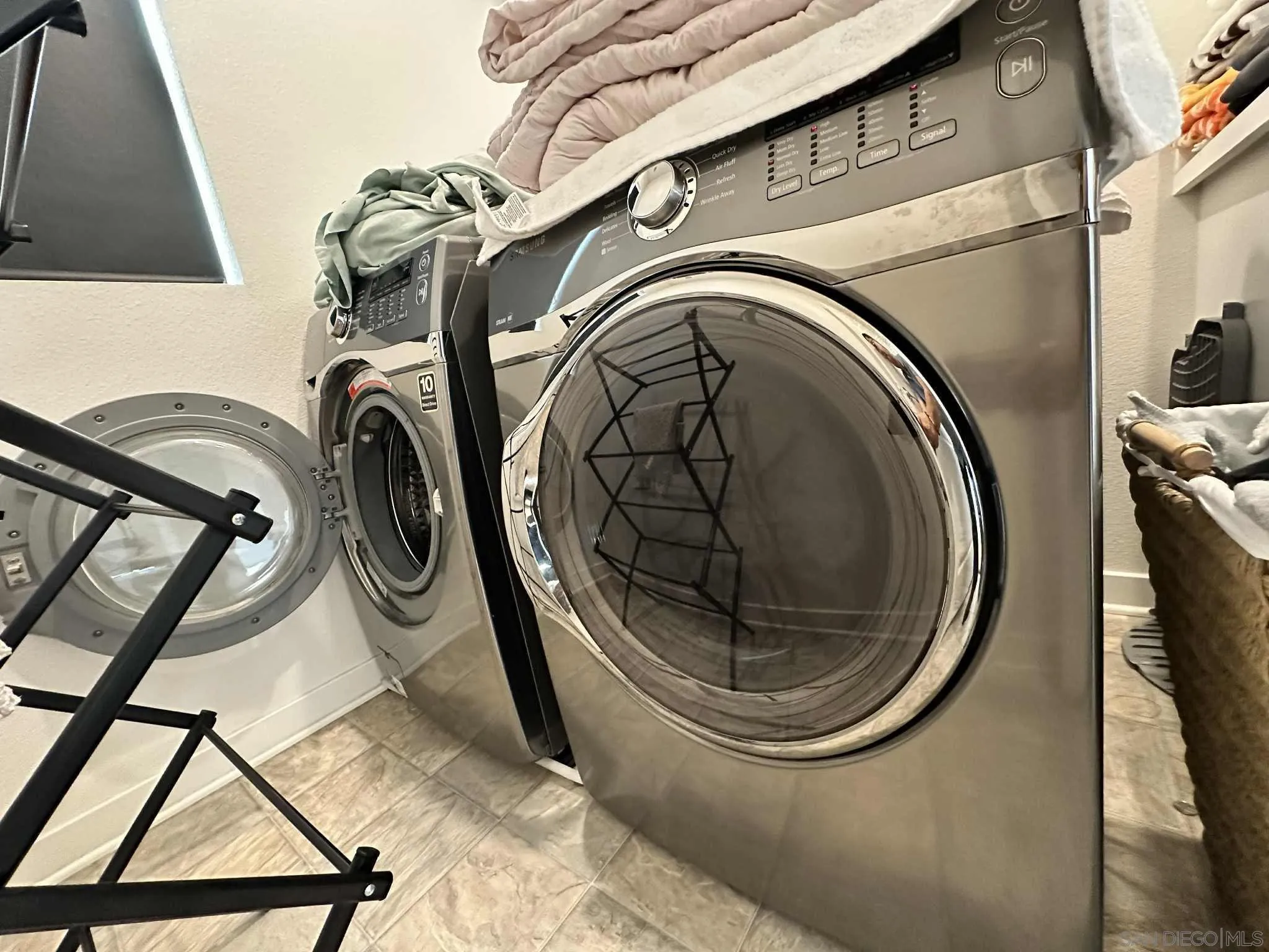 1958 P.º Lugo Chula Vista, CA 91913 - Photo 60 of 68 a utility room with dryer and washer