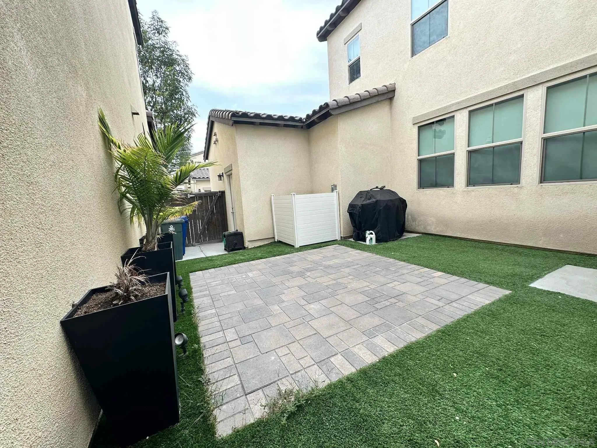 1958 P.º Lugo Chula Vista, CA 91913 - Photo 63 of 68 a front view of a house with garden