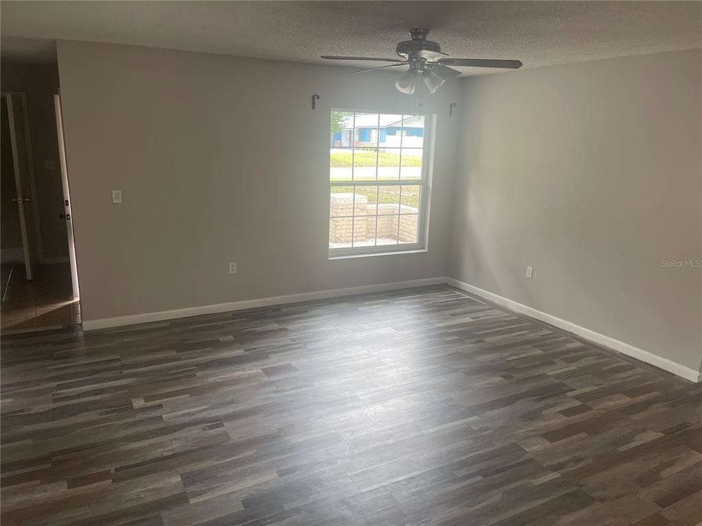 906 Essex Road Brandon, FL 33510 - Photo 4 of 16