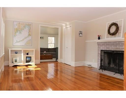 9 Meadow Road Hingham, MA 02043 - Photo 4 of 25 Gallery Image 4