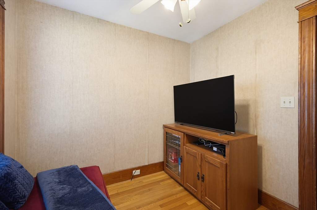 413 Goldthwaite Road Northbridge, MA 01588 - Photo 9 of 34