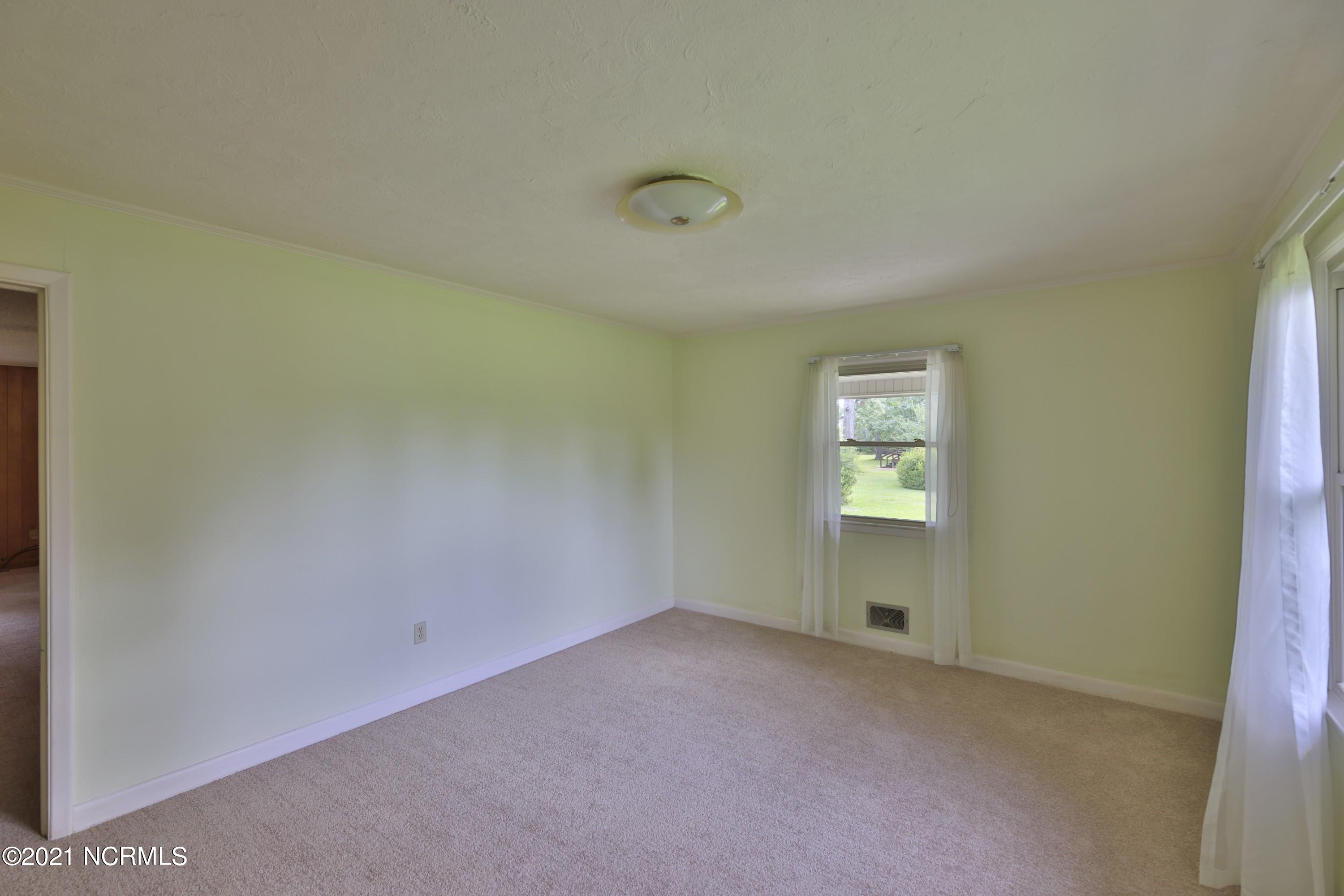 476 High School Road Teachey, NC 28464 - Photo 12 of 39 _K6A3248et (Custom)