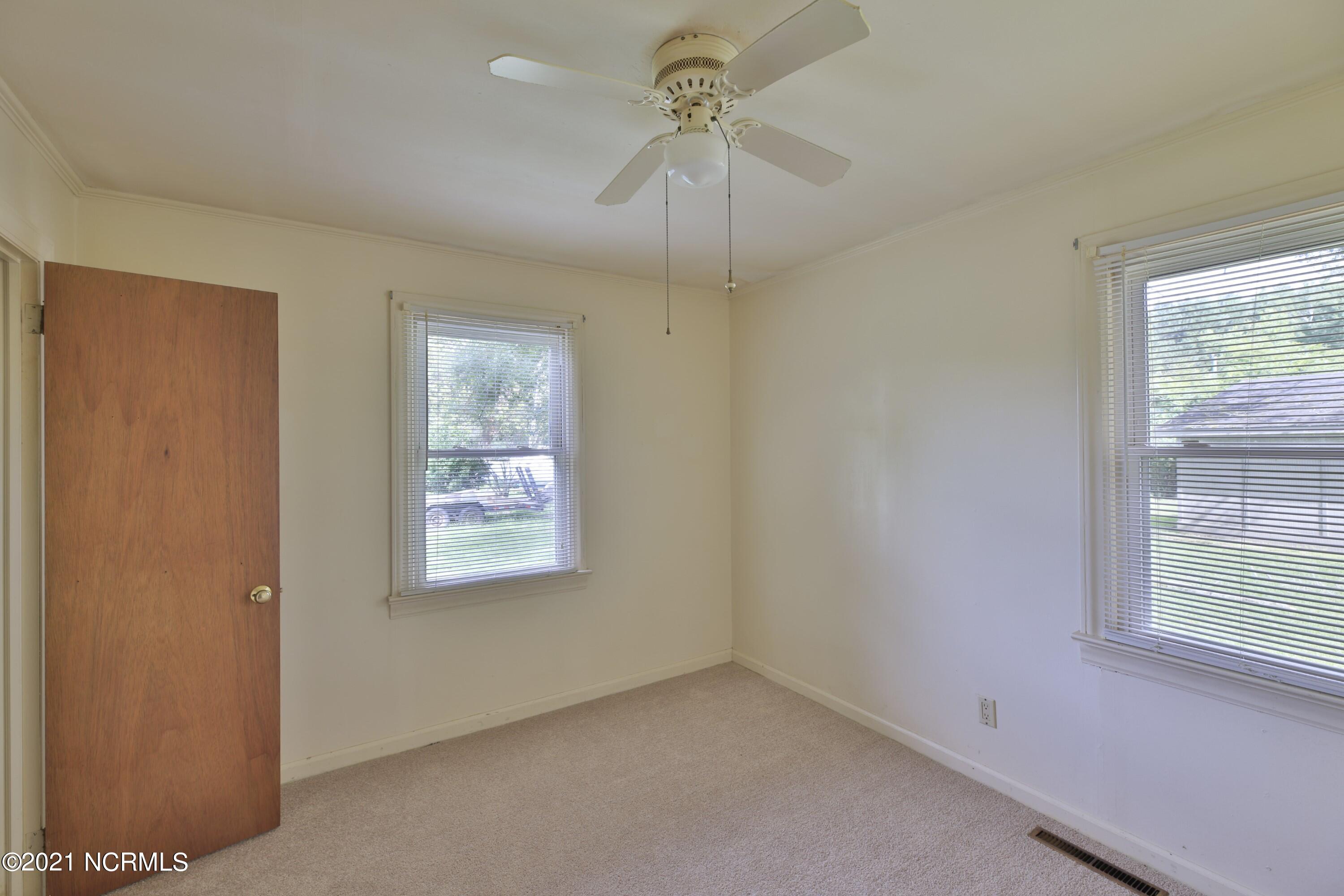 476 High School Road Teachey, NC 28464 - Photo 18 of 39 Bedroom 1