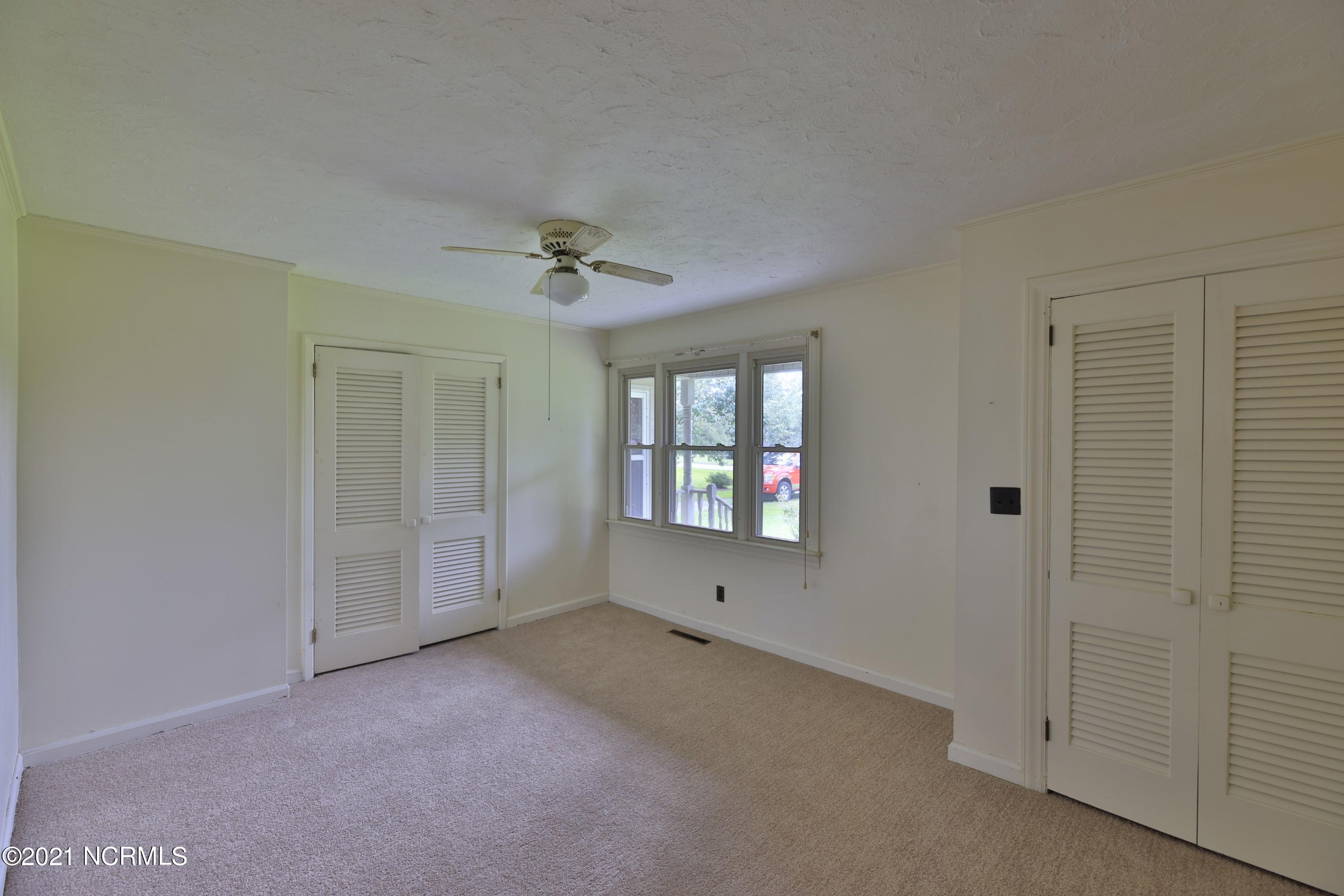 476 High School Road Teachey, NC 28464 - Photo 24 of 39 Bedroom 3