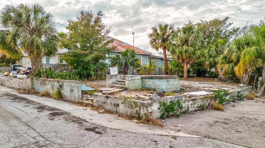 Athens Street Tarpon Springs, FL 34689 - Photo 18 of 20 a view of backyard with sitting area