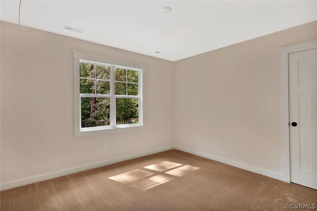 19410 River Road Chesterfield, VA 23838 - Photo 21 of 32 an empty room with a window