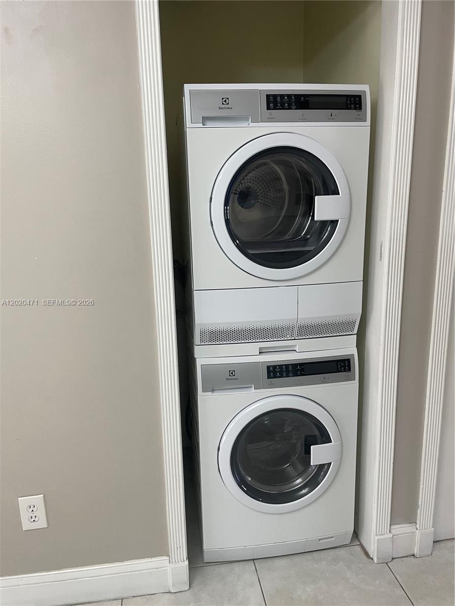 655 West 68th Street, Unit 4 Hialeah, FL 33014 - Photo 5 of 8