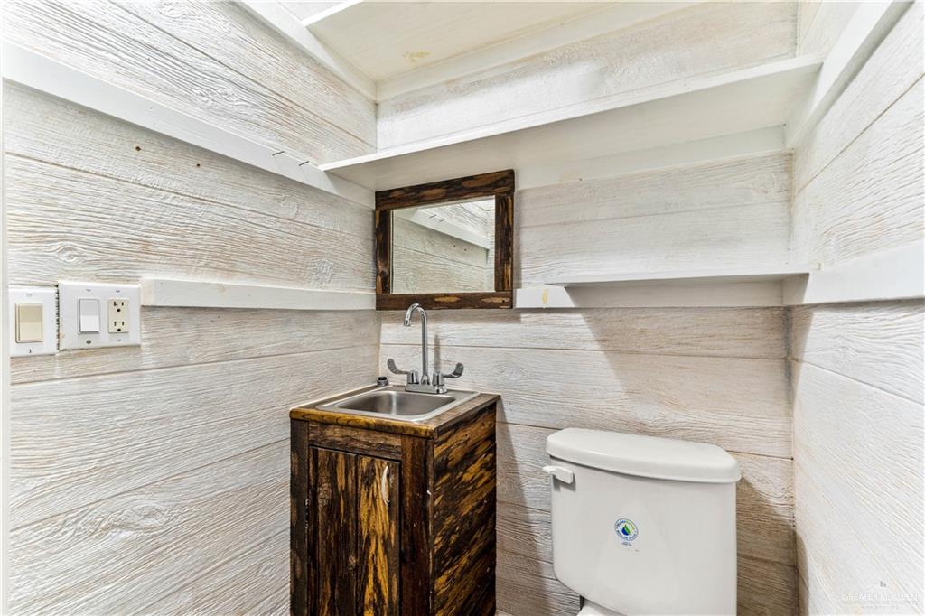 411 South McColl Road McAllen, TX 78501 - Photo 27 of 38 Gallery Image 27