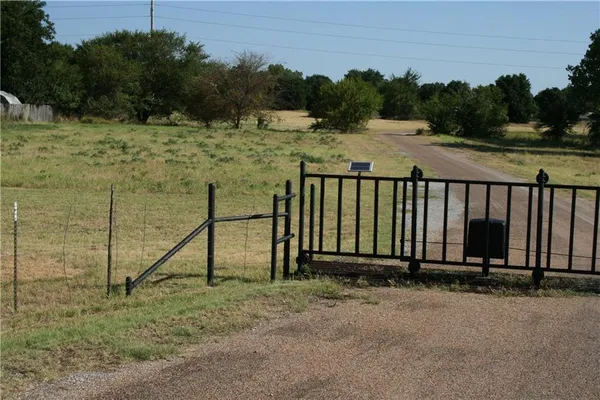 $7,000,000 | 2001 Santa Fe Drive, Weatherford, TX 76086