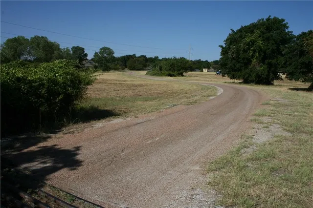 $7,000,000 | 2001 Santa Fe Drive, Weatherford, TX 76086