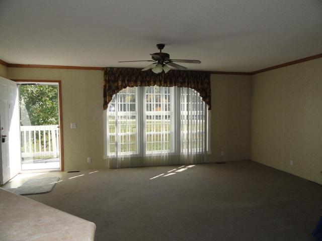 315 Ramsey Green Road Manchester, TN 37355 - Photo 2 of 20 Living Room
