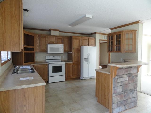 315 Ramsey Green Road Manchester, TN 37355 - Photo 4 of 20 Another great view of the kitchen.