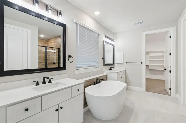 $564,900 | 729 Carriage Hl Road, Midlothian, TX 76065