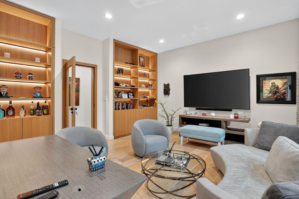 15 Myles Standish Road Weston, MA 02493 - Photo 14 of 36