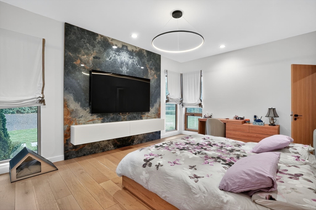 15 Myles Standish Road Weston, MA 02493 - Photo 17 of 36