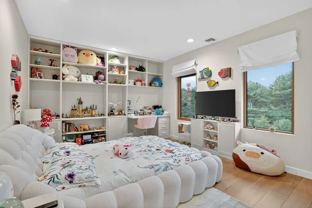 $7,450,000 | 15 Myles Standish Road, Weston, MA 02493