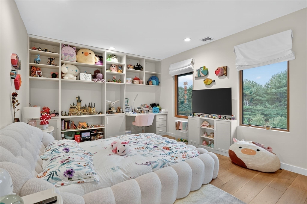 15 Myles Standish Road Weston, MA 02493 - Photo 21 of 36