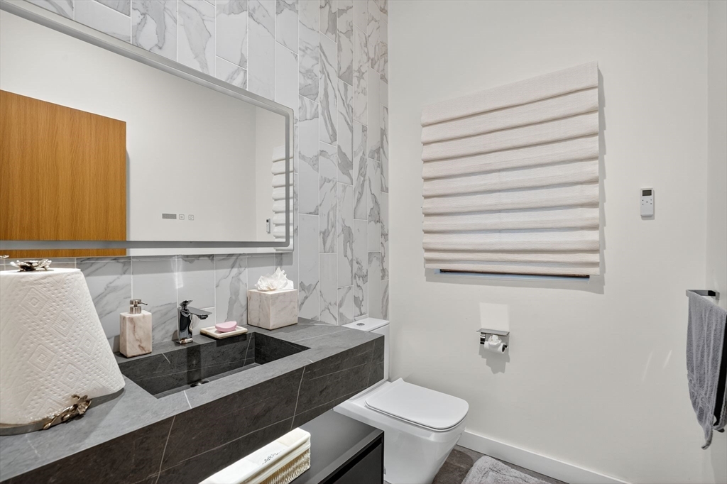 15 Myles Standish Road Weston, MA 02493 - Photo 26 of 36