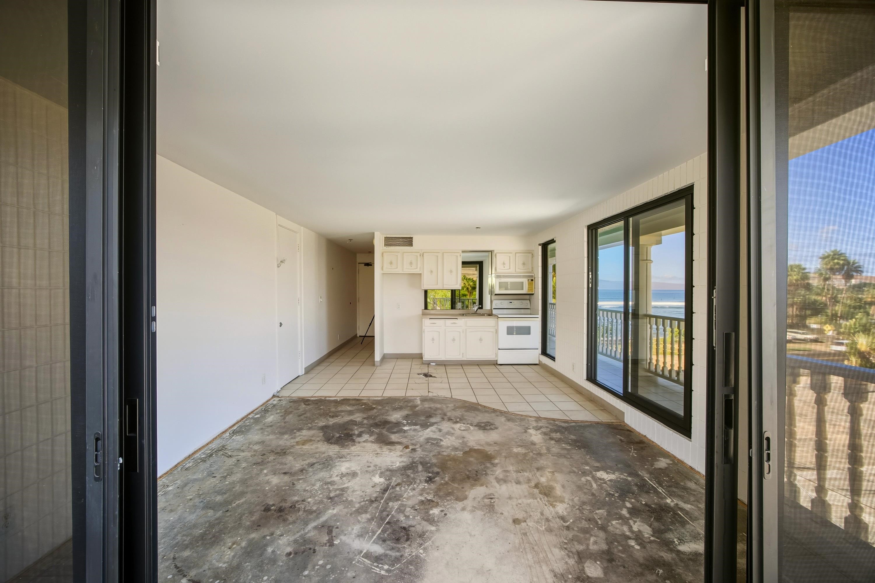 475 Front Street, Unit 334 Lahaina, HI 96761 - Photo 17 of 36 a view of an empty room and a window