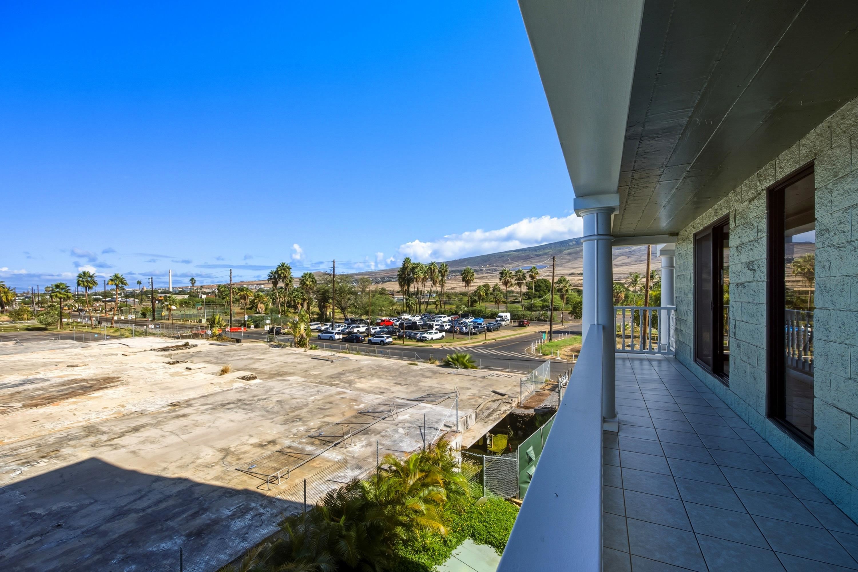 475 Front Street, Unit 334 Lahaina, HI 96761 - Photo 23 of 36 a view of a balcony with an ocean view