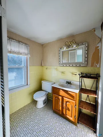 $279,900 | 11 Ford Avenue, Norwich, CT 06360