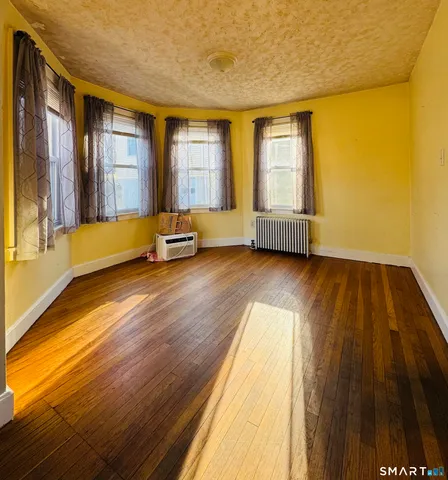 $279,900 | 11 Ford Avenue, Norwich, CT 06360