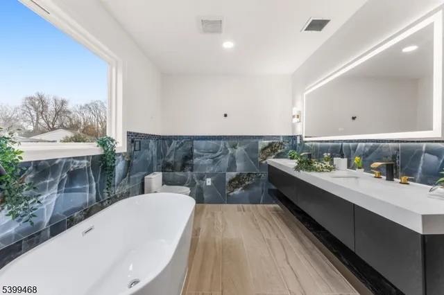 $1,099,000 | 28 Charles Street, Clifton, NJ 07013