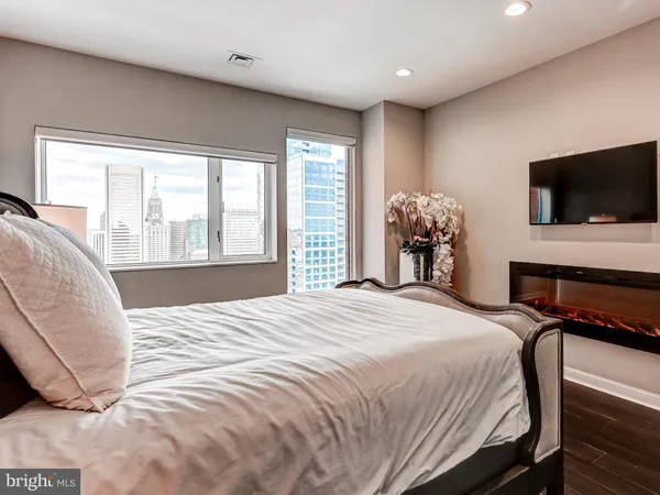 $715,000 | 10 East Lee Street, Unit 2402, Baltimore, MD 21202