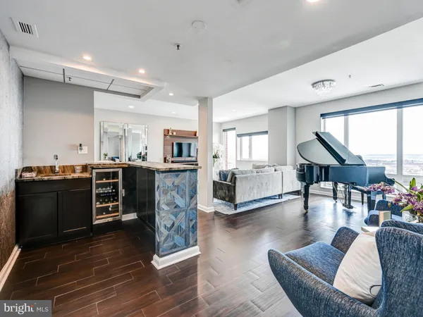 $715,000 | 10 East Lee Street, Unit 2402, Baltimore, MD 21202