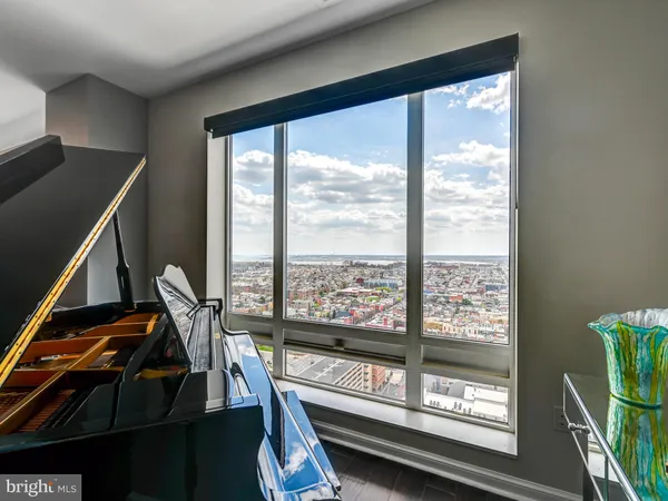$715,000 | 10 East Lee Street, Unit 2402, Baltimore, MD 21202