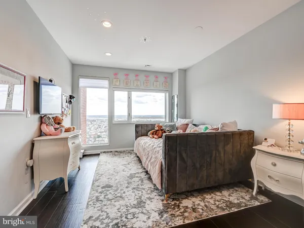$715,000 | 10 East Lee Street, Unit 2402, Baltimore, MD 21202
