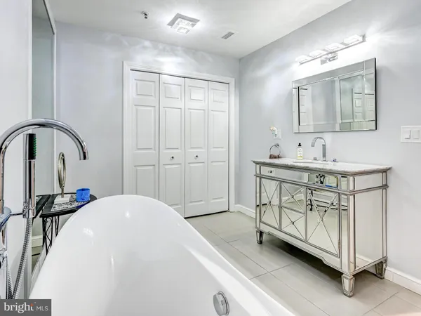 $715,000 | 10 East Lee Street, Unit 2402, Baltimore, MD 21202