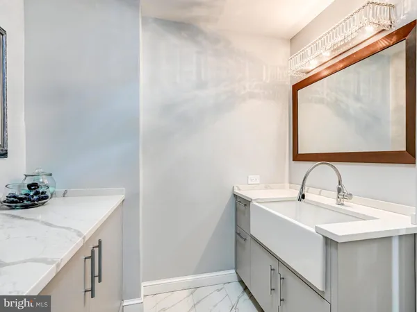 $715,000 | 10 East Lee Street, Unit 2402, Baltimore, MD 21202