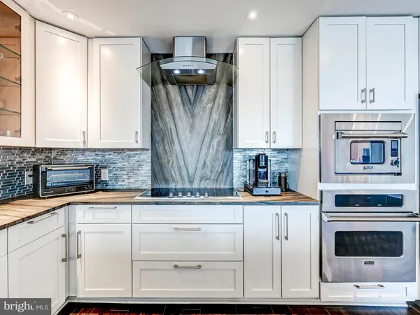 $715,000 | 10 East Lee Street, Unit 2402, Baltimore, MD 21202