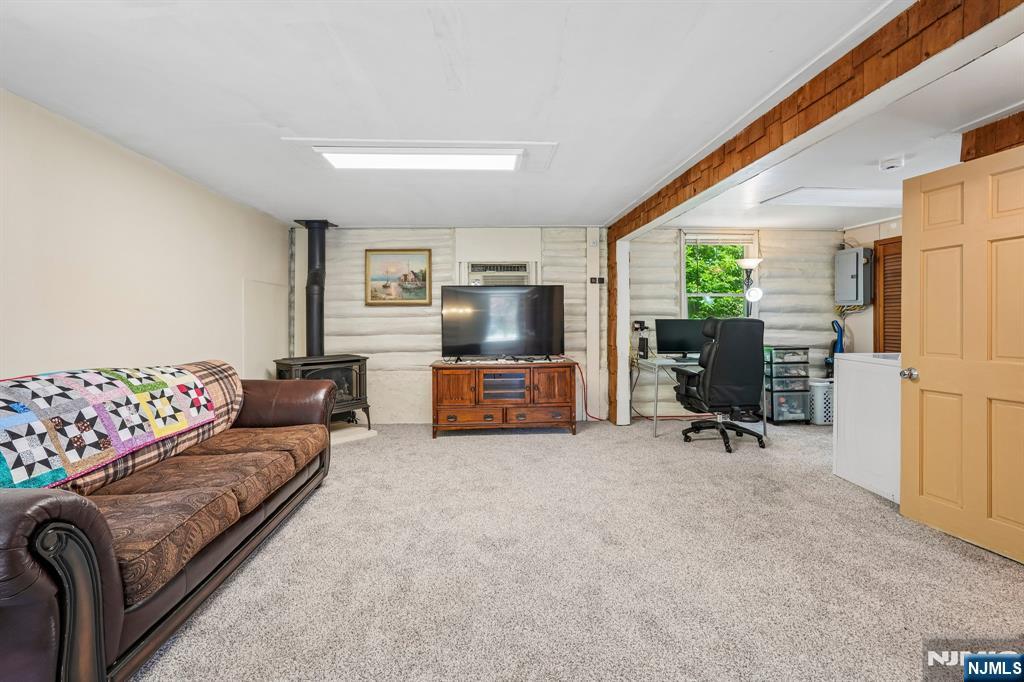 52 North Road Wayne, NJ 07470 - Photo 13 of 33