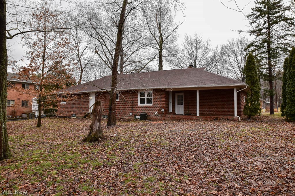 340 Kenridge Road Akron, OH 44333 - Photo 19 of 21 Rear Exterior