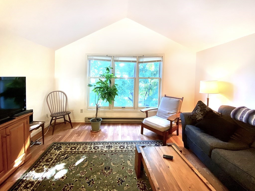 41 Salem Place, Unit 41 Amherst, MA 01002 - Photo 2 of 10