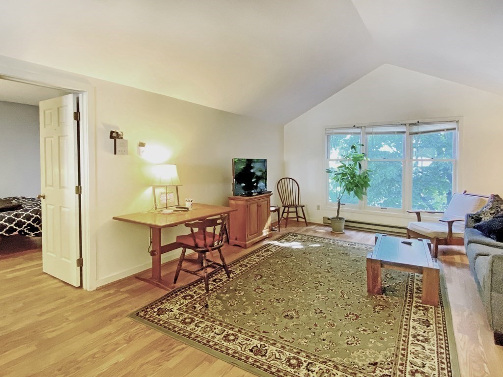 41 Salem Place, Unit 41 Amherst, MA 01002 - Photo 3 of 10