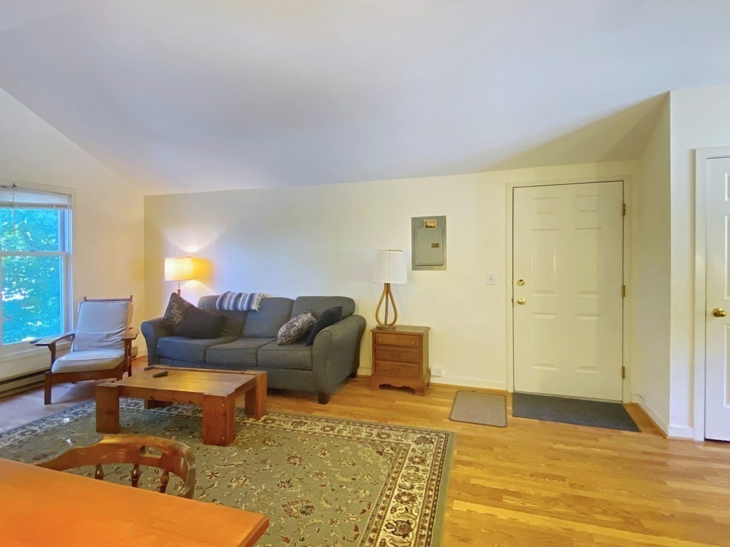 41 Salem Place, Unit 41 Amherst, MA 01002 - Photo 4 of 10
