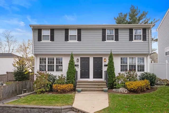 $629,000 | 9-11 Evergreen Lane, Unit 11, Arlington, MA 02474
