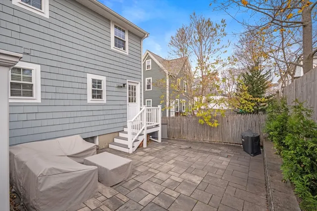 $629,000 | 9-11 Evergreen Lane, Unit 11, Arlington, MA 02474