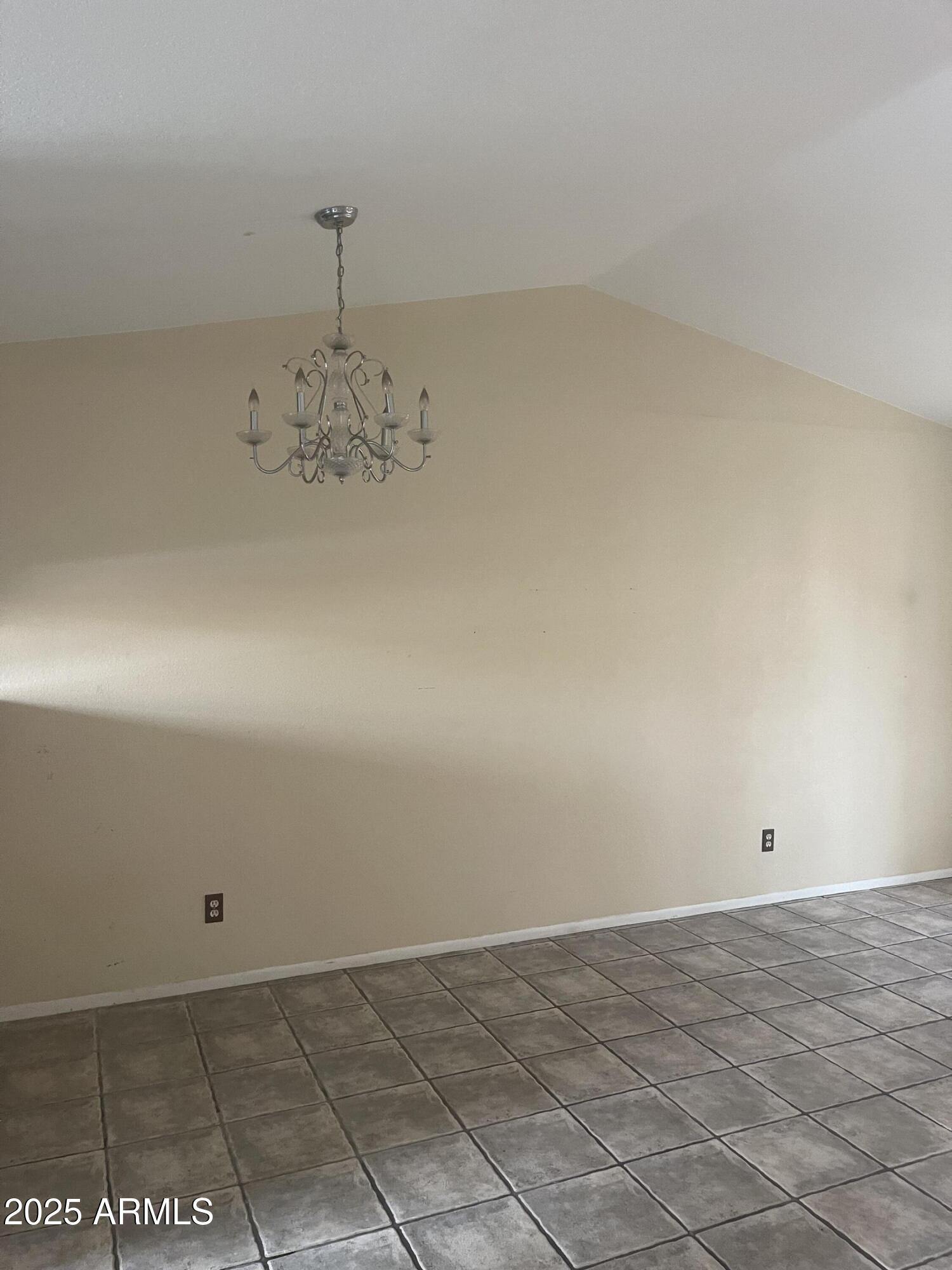 653 West Guadalupe Road, Unit 2019 Mesa, AZ 85210 - Photo 4 of 11 Dining Room