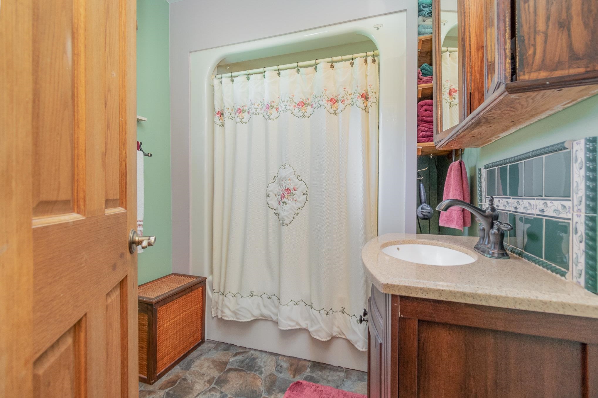 679 West Pine River Road Midland, MI 48640 - Photo 16 of 43 Gallery Image 16