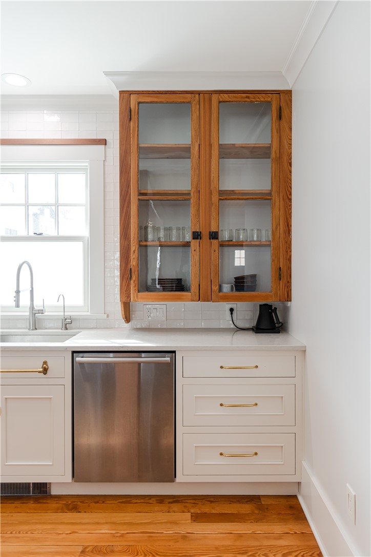 71 Pope Street Newport, RI 02840 - Photo 11 of 49