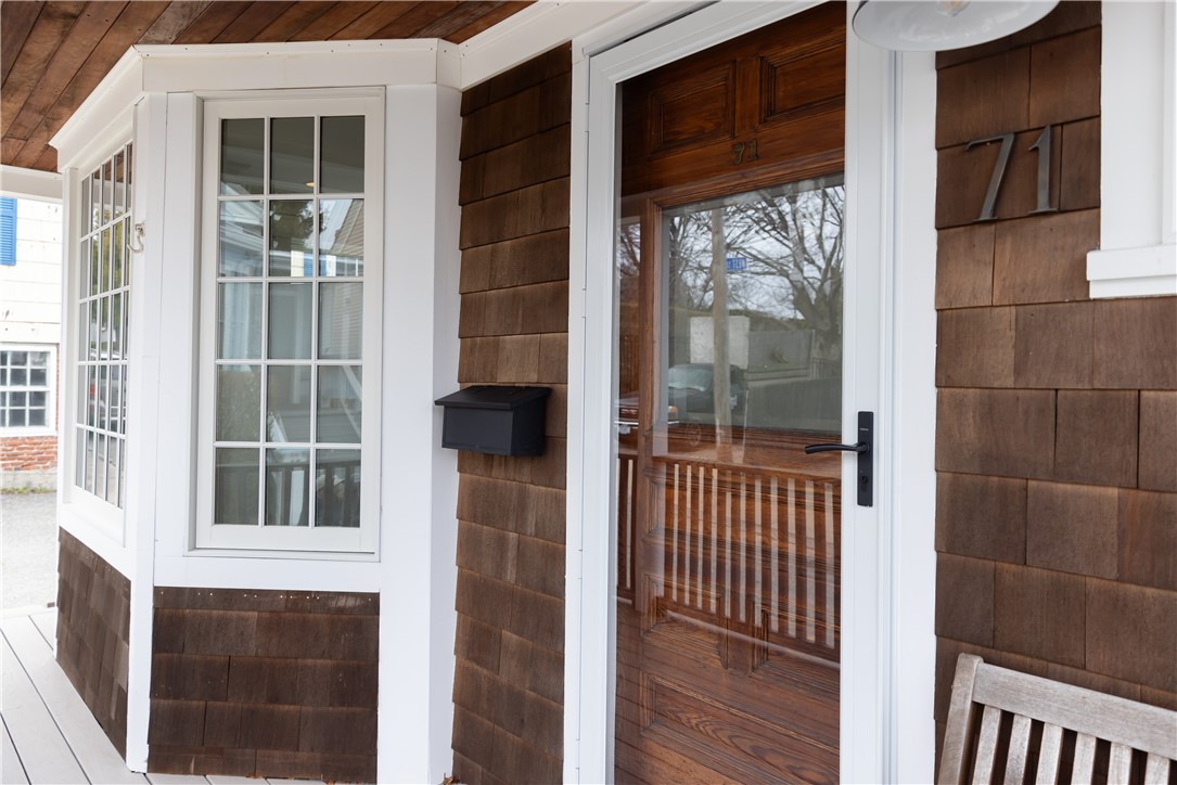 71 Pope Street Newport, RI 02840 - Photo 3 of 49