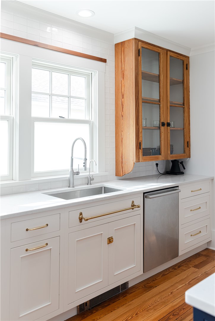 71 Pope Street Newport, RI 02840 - Photo 10 of 49