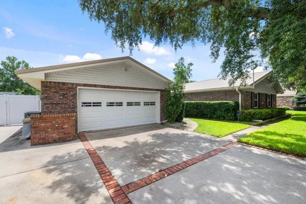 $450,000 | 21 Pebble Beach Drive, Shalimar, FL 32579