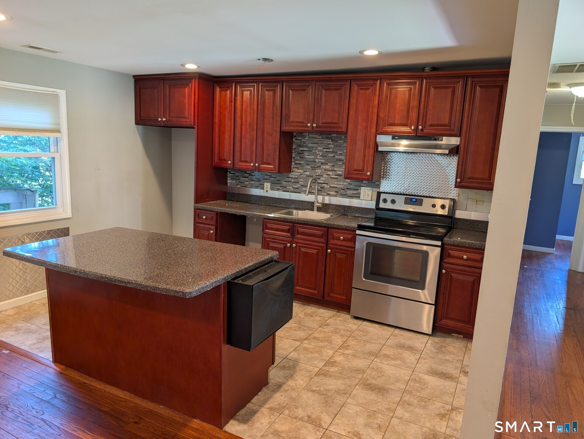 18 Country Club Road Norwalk, CT 06851 - Photo 6 of 16