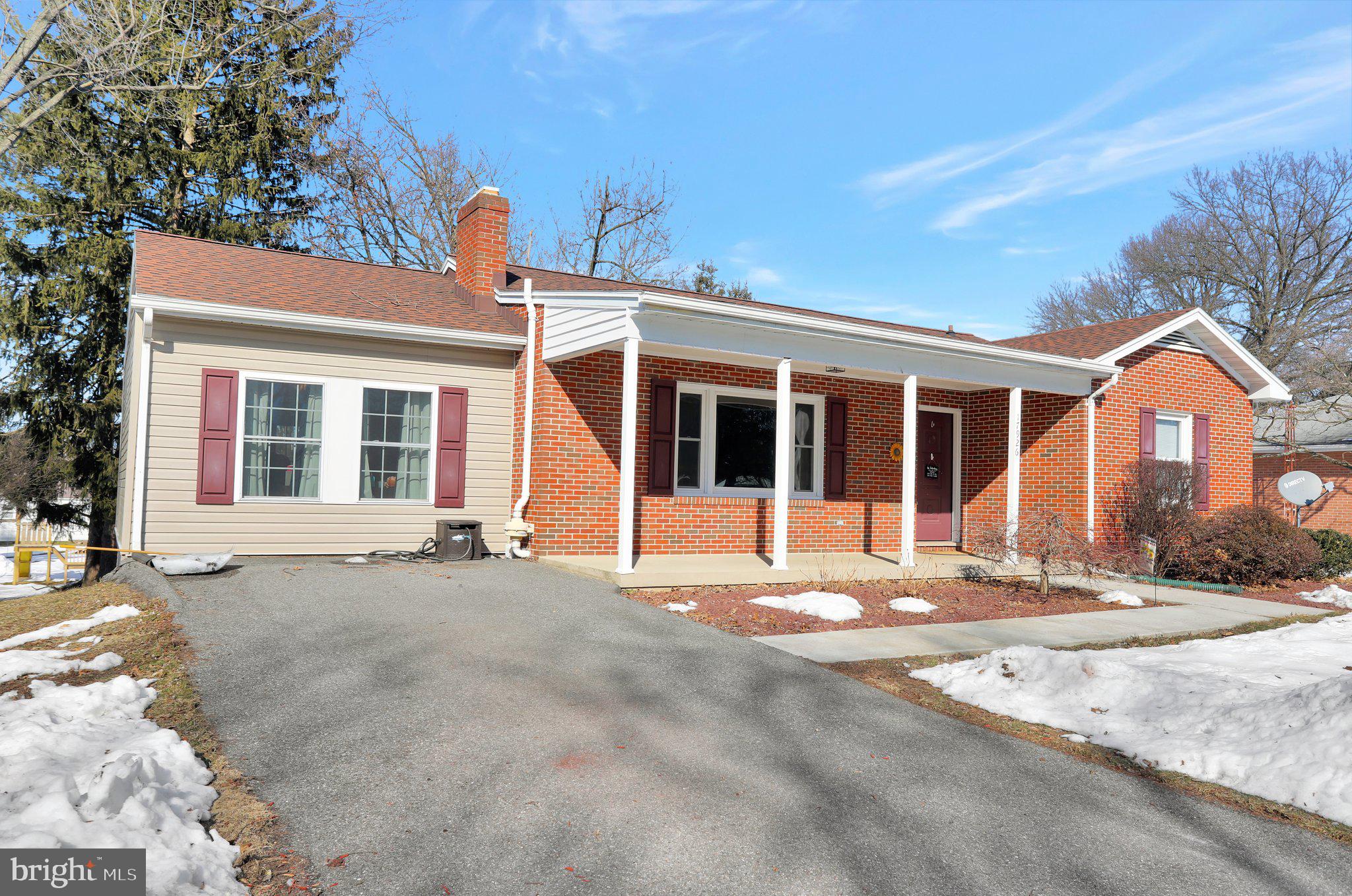 17926 Pin Oak Road Hagerstown, MD 21740 - Photo 3 of 41 Gallery Image 3